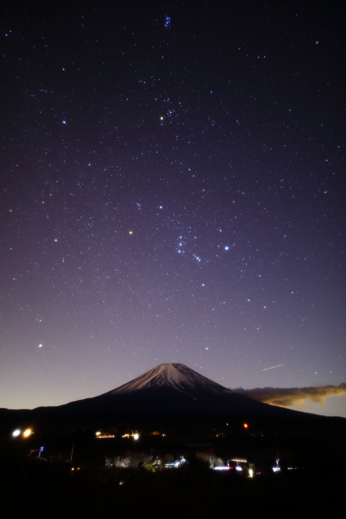 残照と星空
