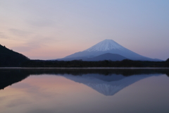 春霞の精進湖