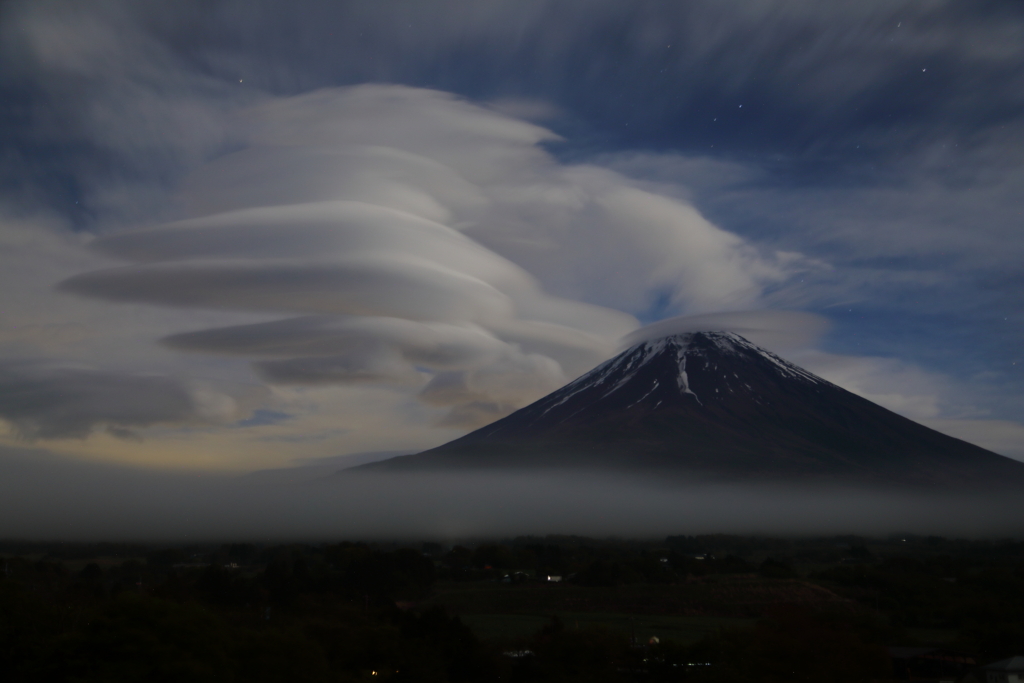 つるし雲の夜