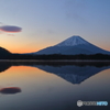 淡い朝焼けとミニ吊るし雲