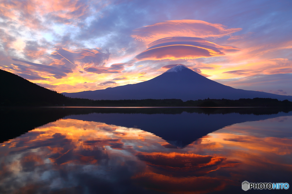 吊るし雲焼ける