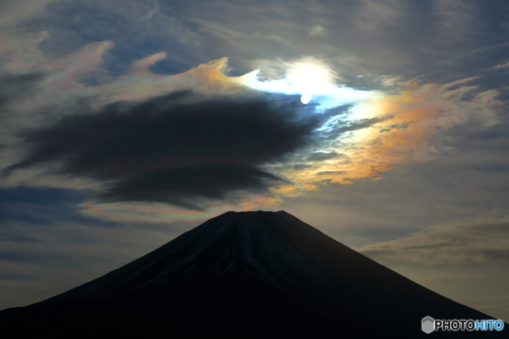 濃い目の彩雲傘
