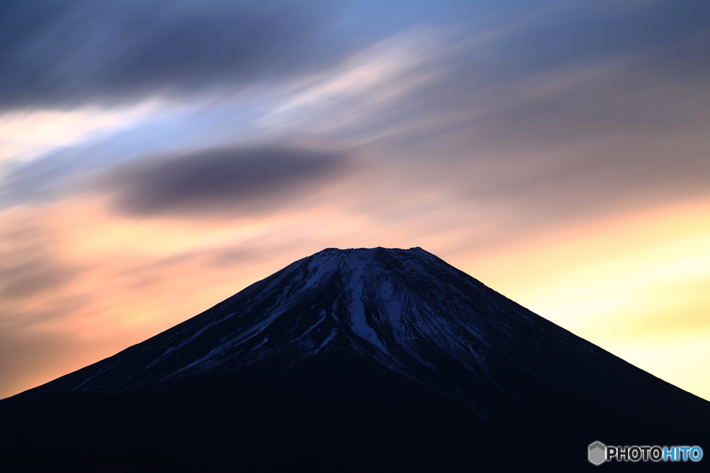 朝焼けとミニ吊るし雲