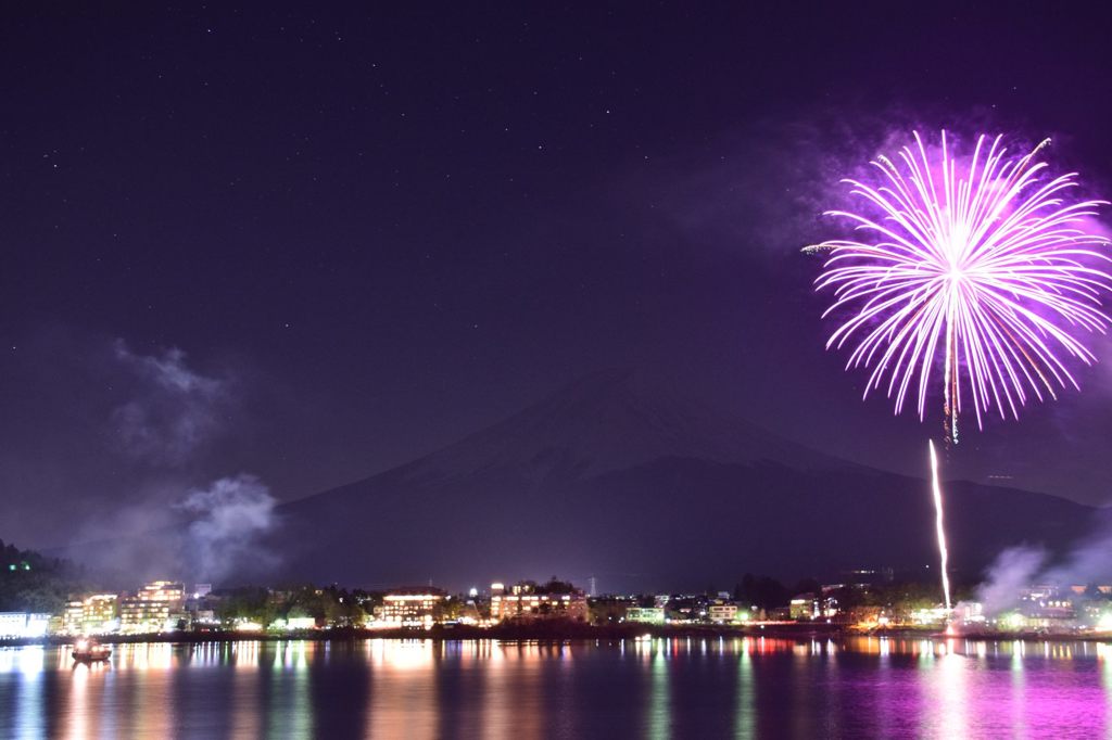 河口湖冬花火