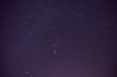 オリオン座流星群（右上）