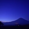 夜空と富士山