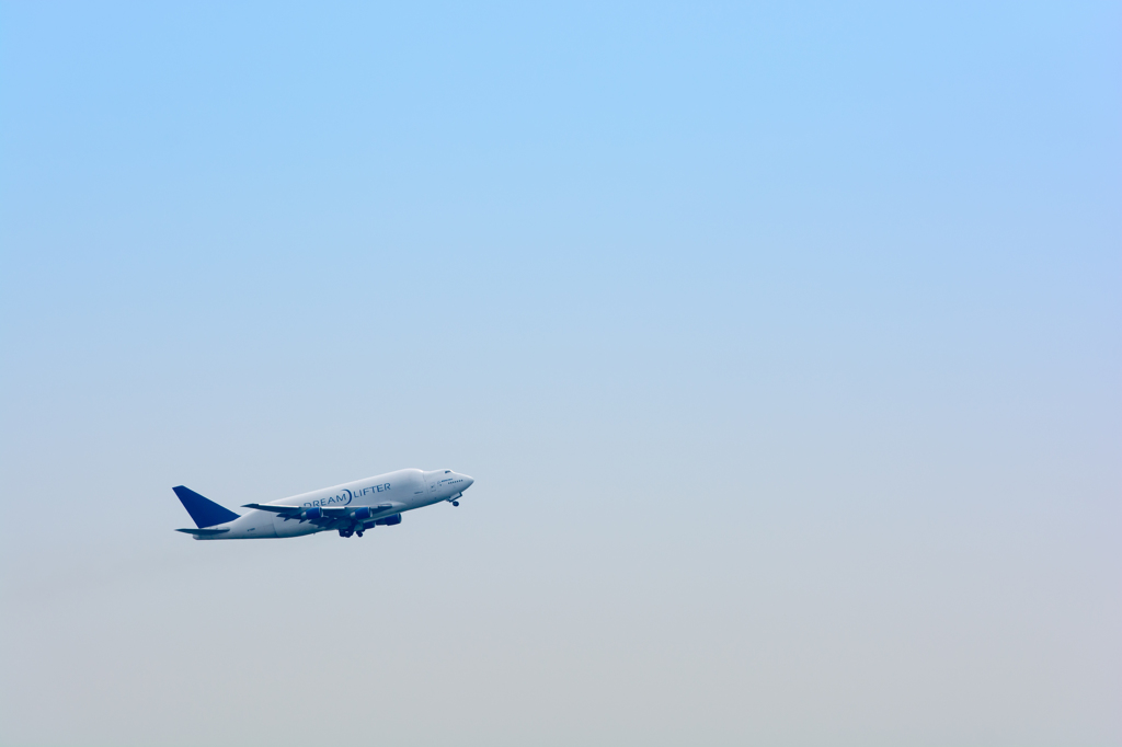 DREAM LIFTER