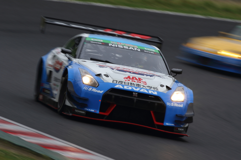 スリーボンド 日産自動車大学校 GT-R