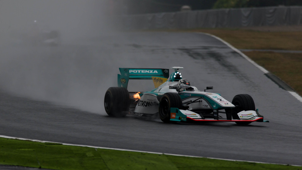 PETRONAS TOM'S SF14 2号車②
