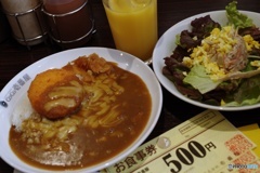 スモールサイズにミモザに見立てたサラダを添えて♪