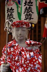 可愛い衣装のお地蔵さま