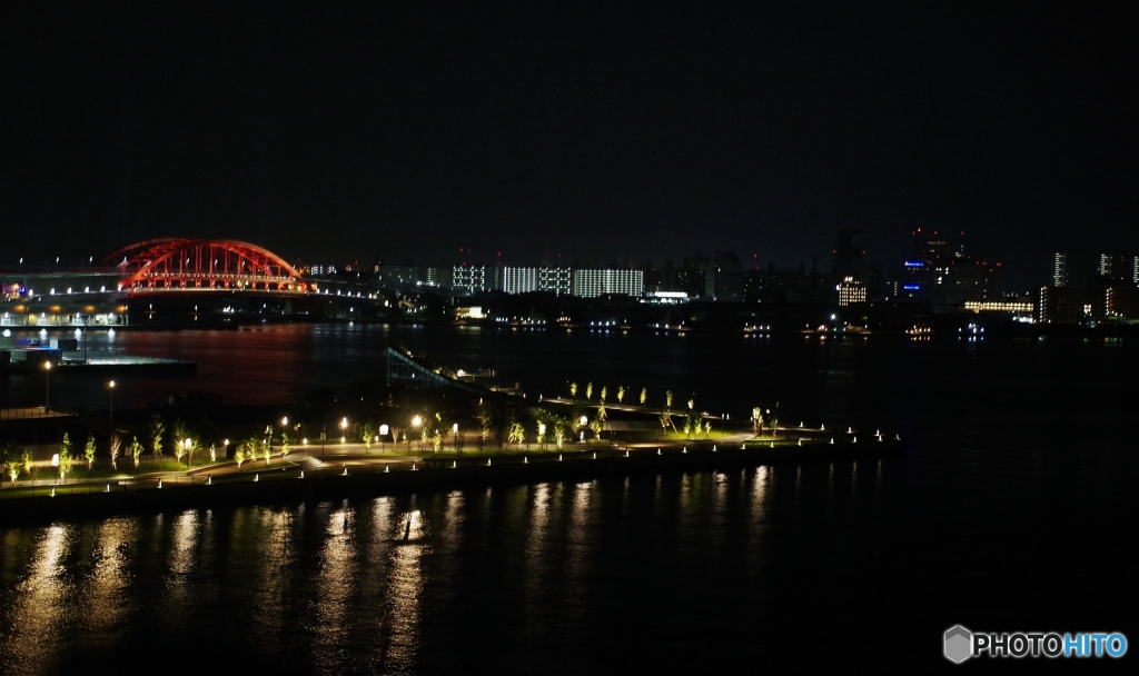 テラスの端っこから撮った神戸大橋