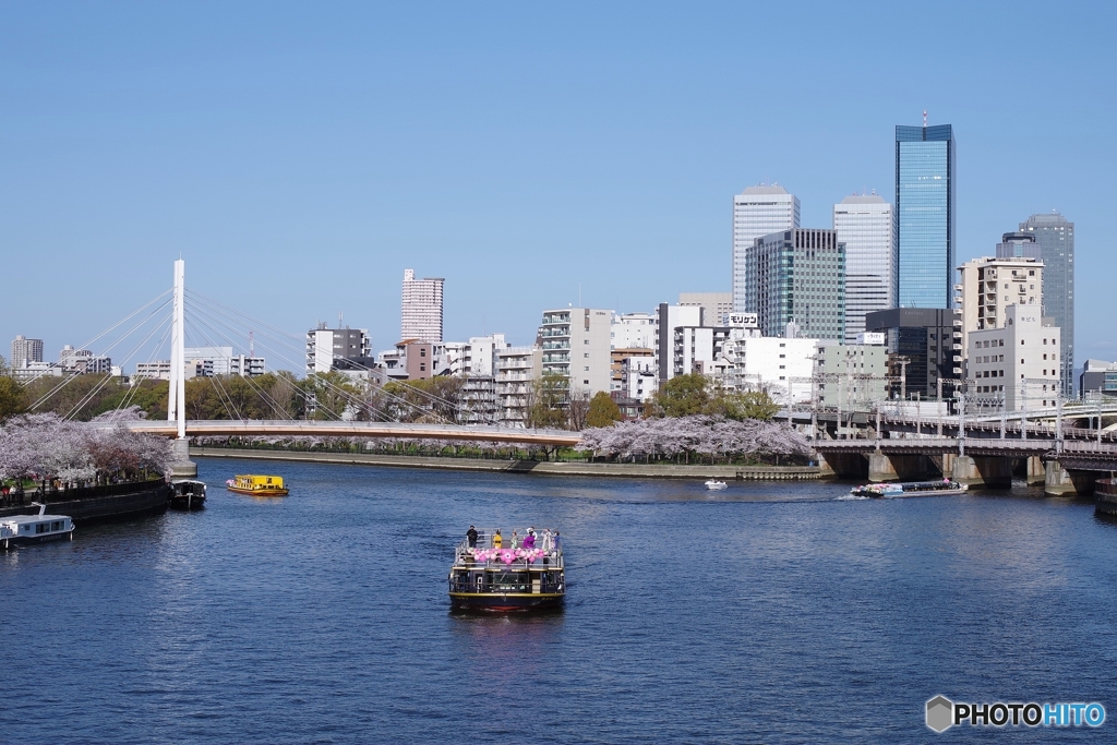 にぎわうお花見船～ﾘｺｰｲﾒｰｼﾞﾝｸﾞｽｸｴｱ大阪からの帰りに