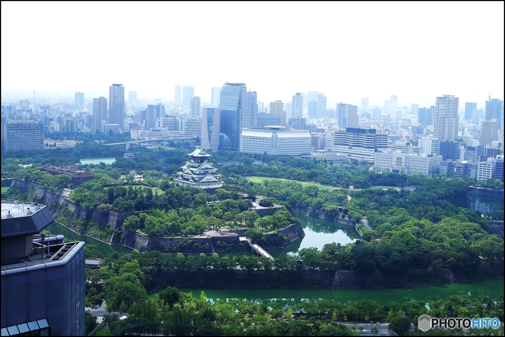 大阪城を見下ろしながら