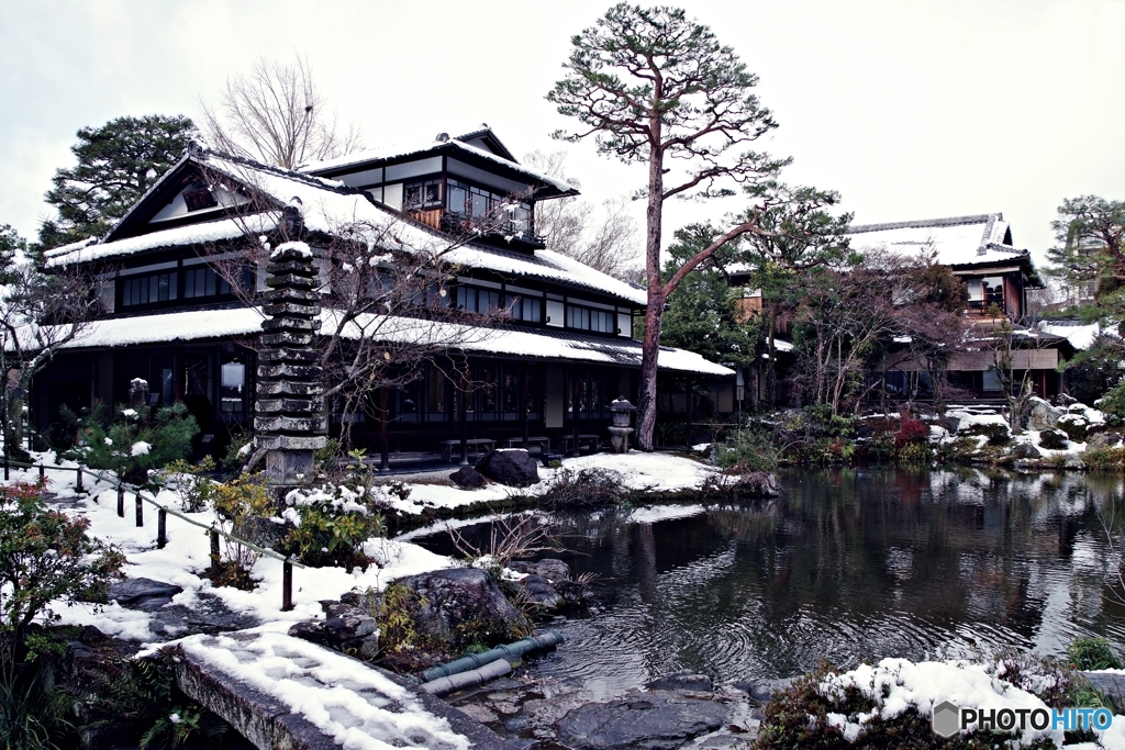 白沙村荘 存古楼と庭園