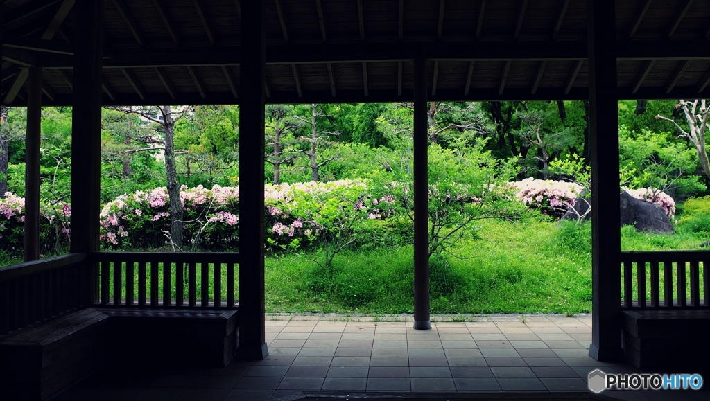誰も居ない東屋から