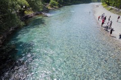 透き通るほどの水色