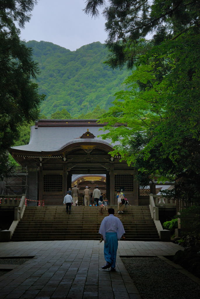 彌彦神社