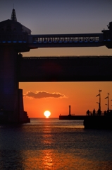 沼津港に沈む夕日
