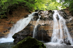 男池湧水群　名水の滝　003