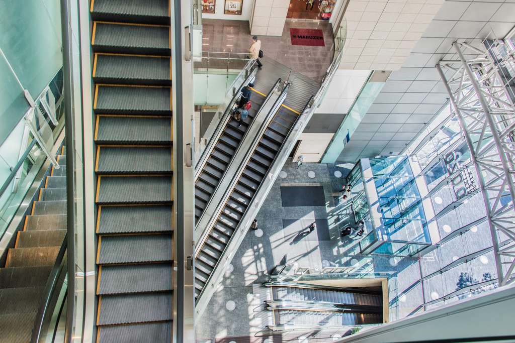 escalator labyrinth