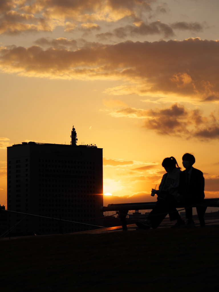 夕暮れに二人