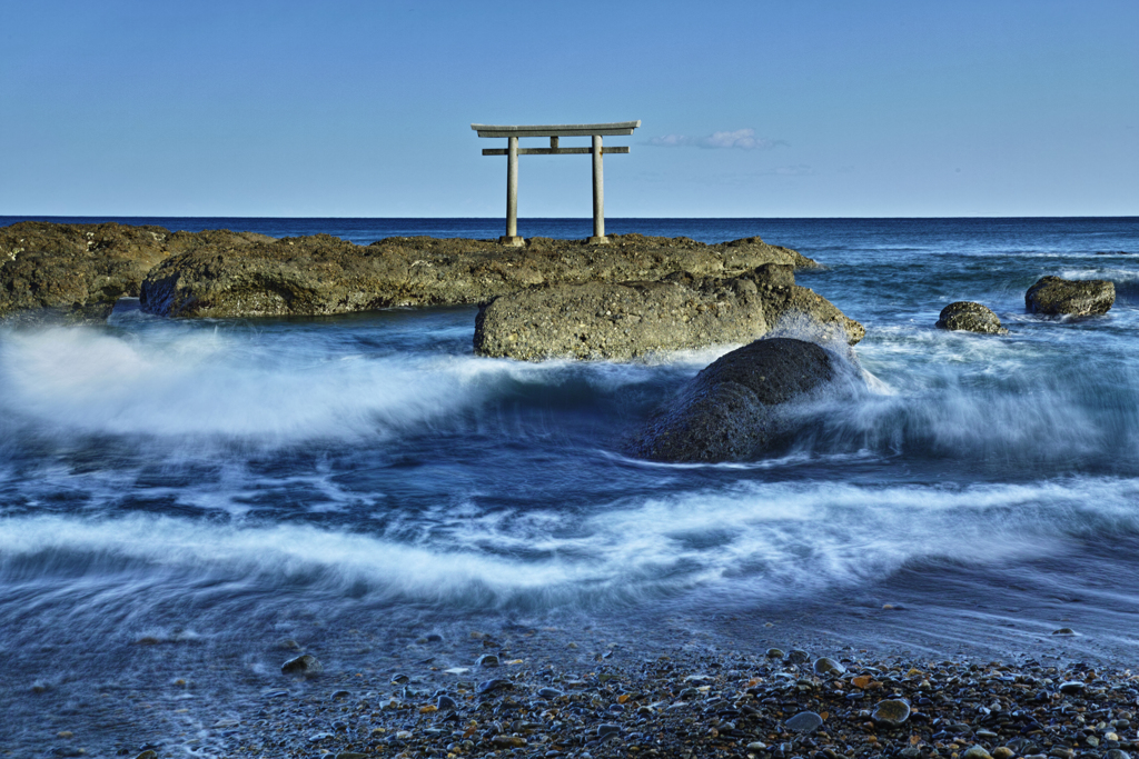 神は海から