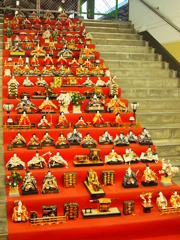 両国駅のひな飾り