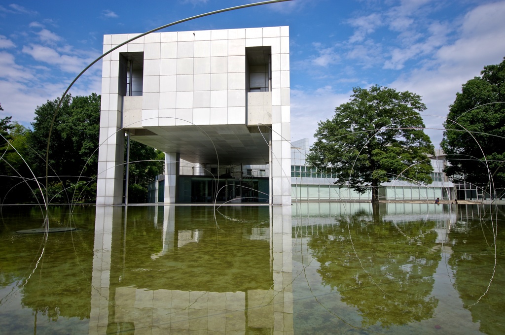 群馬県立美術館