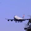 「二機の旅客機が、ほぼ同時に　着陸体勢」　　　　　　　　　　　　　　　　　