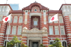首都、東京駅