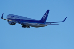 青い空へ