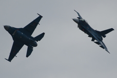 F-2×2