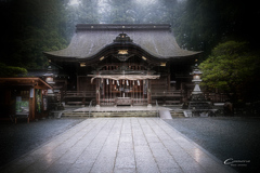 雨の小國神社　8