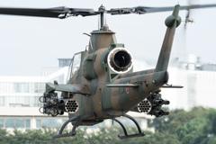 立川防災航空祭帰投（AH-1S）
