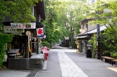 朝の深大寺参道