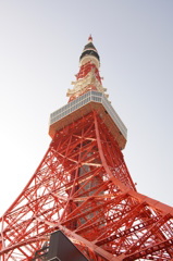 足元から見た東京タワー