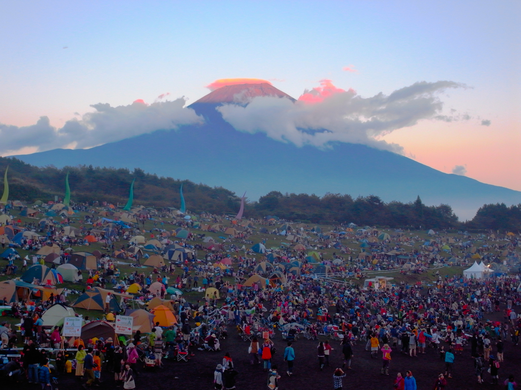 夕暮れの富士山