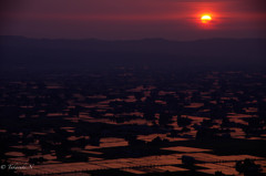 富山県〜砺波平野の散居村と夕日〜