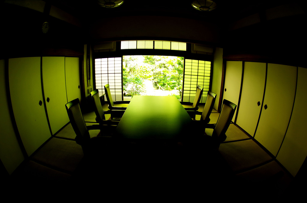 緑色の緊張