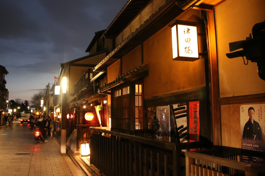 夜の祇園