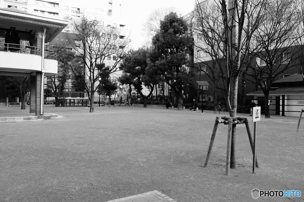 身はたとひ　武蔵の野辺に　朽ちぬとも