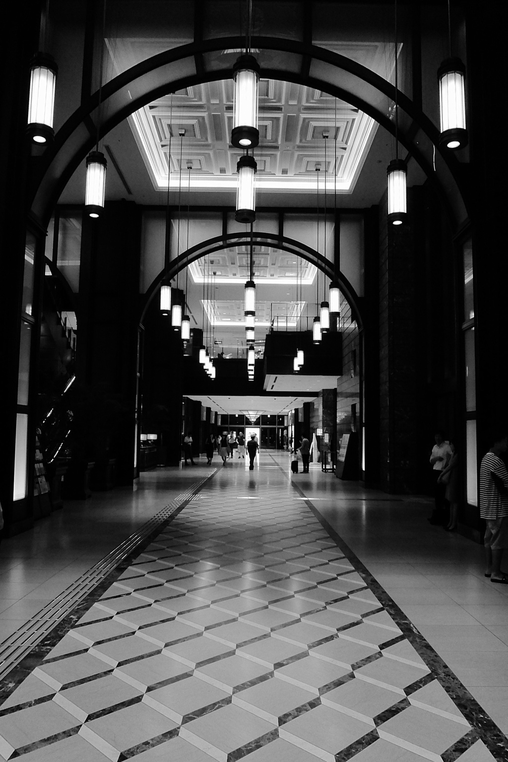 歩み～新丸ビルエントランス