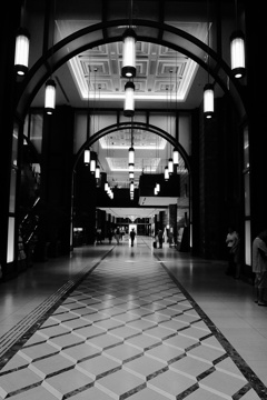 歩み～新丸ビルエントランス