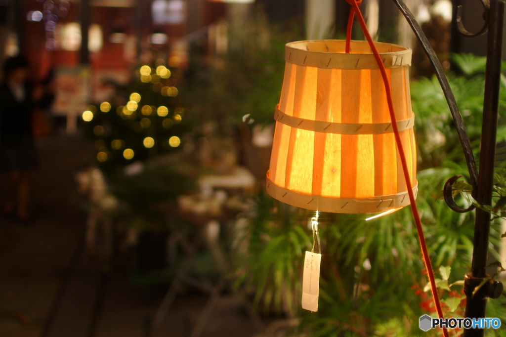 三菱１号館広場にて。