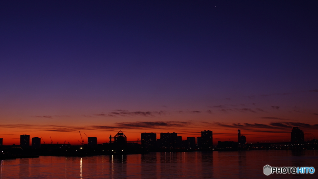 夜明け前の静寂