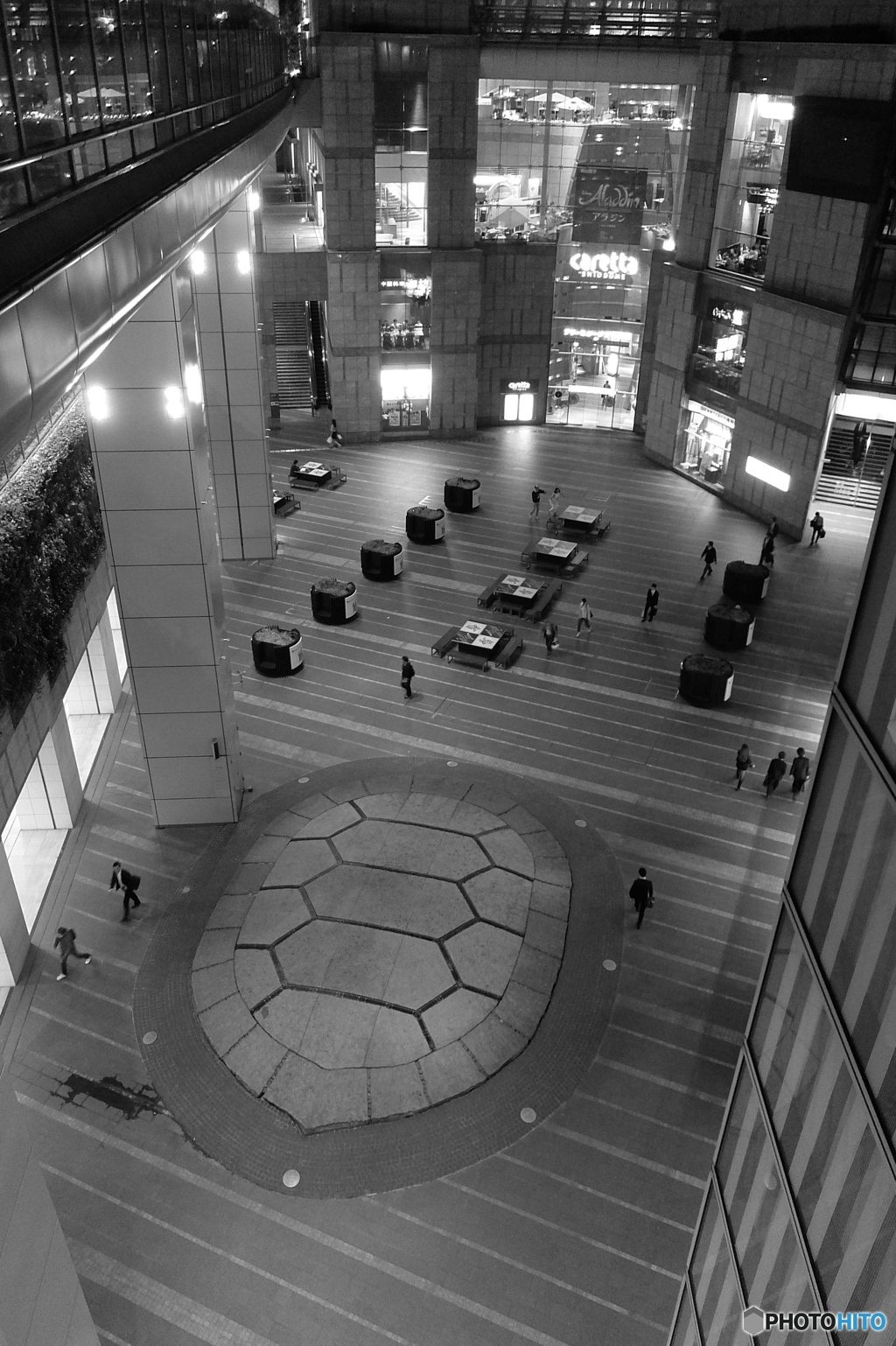 tokyo monochrome# (1492)