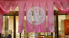 暖簾だって桜色