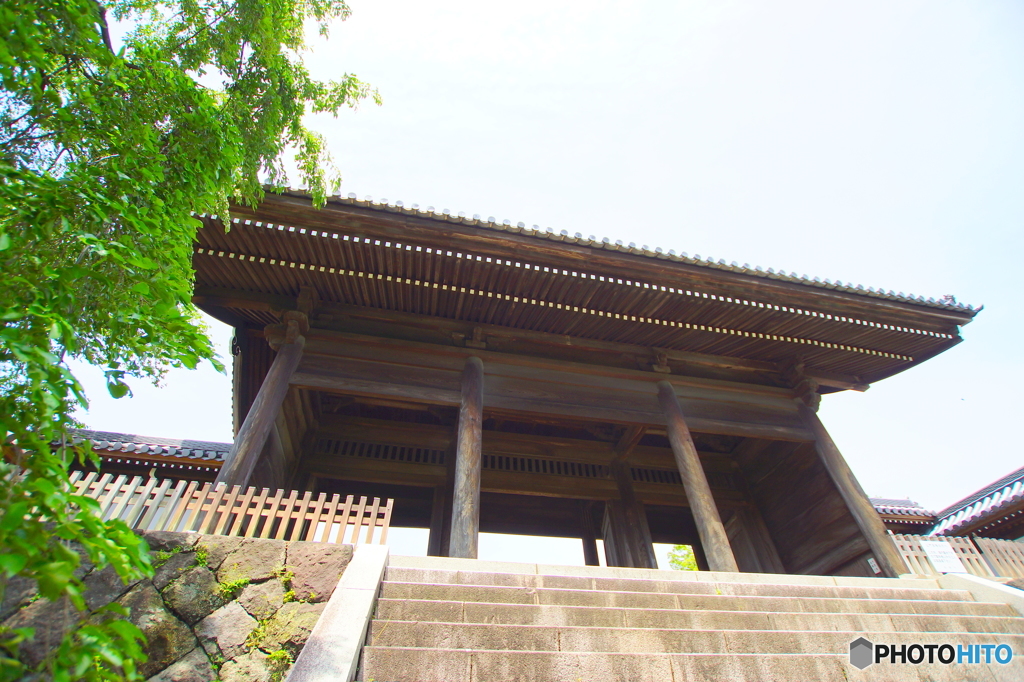 都選定歴史的建造物90 聖将山東郷寺山門(1940年)