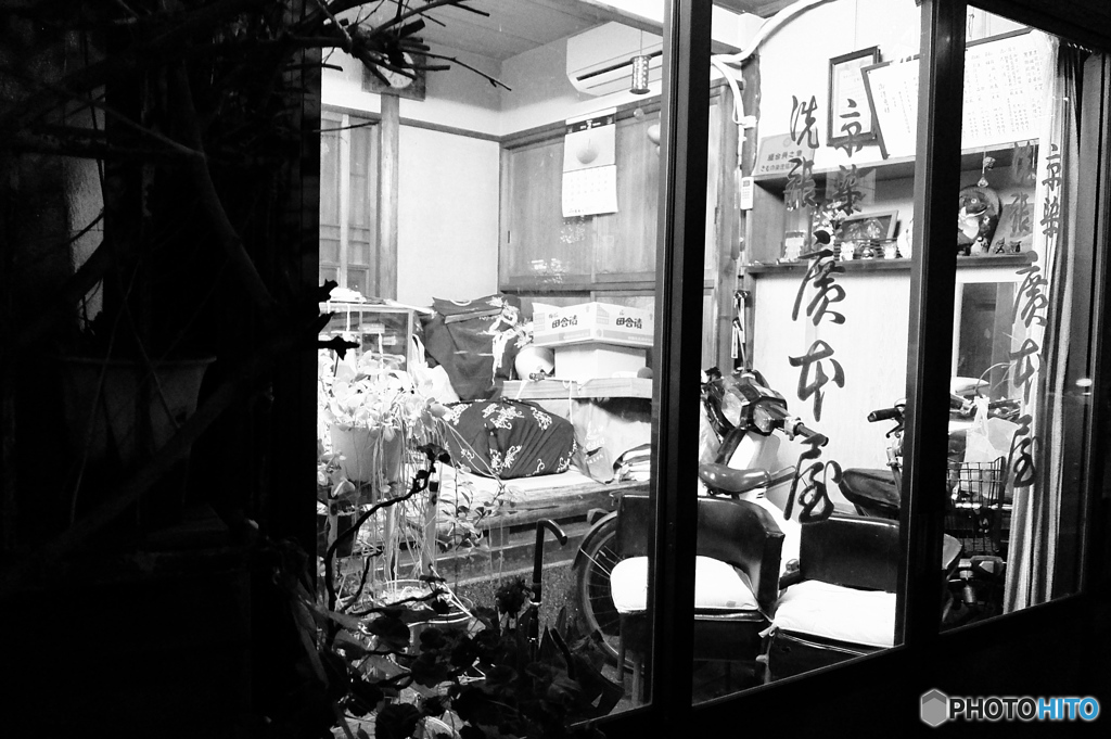 tokyo monochrome# (1095)